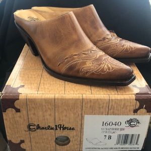 Charlie 1 Horse mule boots Size 7